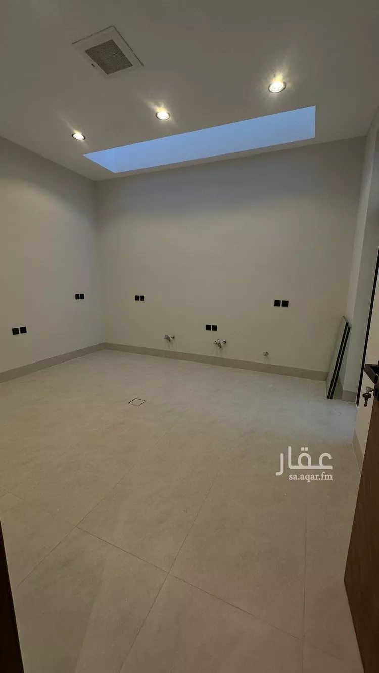 فيلا للبيع في شارع ابي الحسن, حي المهدية, مدينة الرياض, منطقة الرياض صورة 2