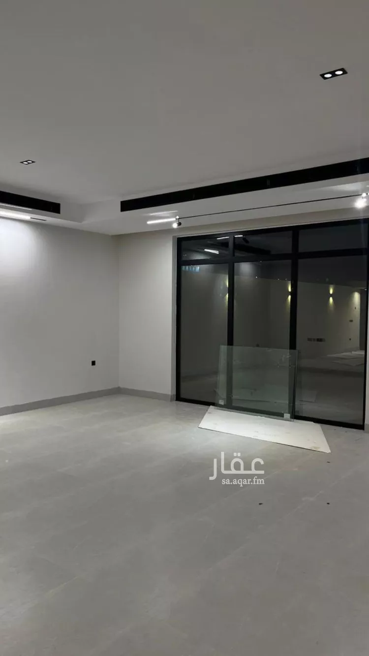 فيلا للبيع في شارع قطب الدين بن السلطان, حي المهدية, مدينة الرياض, منطقة الرياض صورة 2