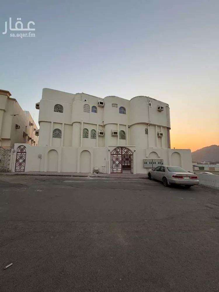 Building for Sale in Medina Al Qaswa صورة 2