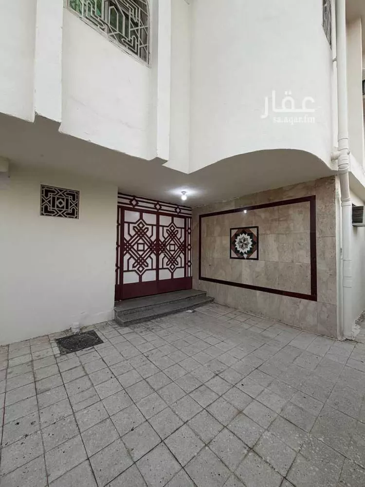 Building for Sale in Medina Al Qaswa
