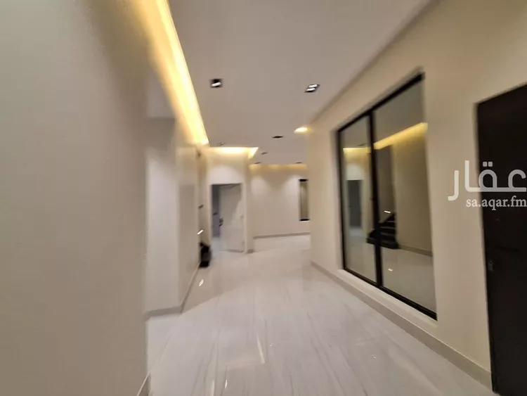 فيلا للبيع في شارع محمد بن عيسى العدني, حي المهدية, مدينة الرياض, منطقة الرياض صورة 2