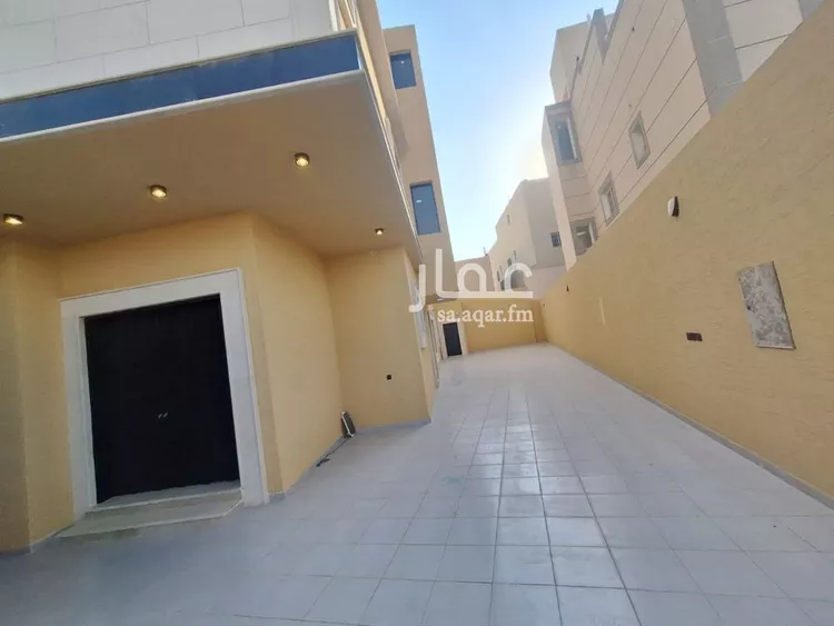 فيلا للبيع في شارع أبي عبدالله محمد بن أيوب, حي المهدية, مدينة الرياض, منطقة الرياض صورة 2