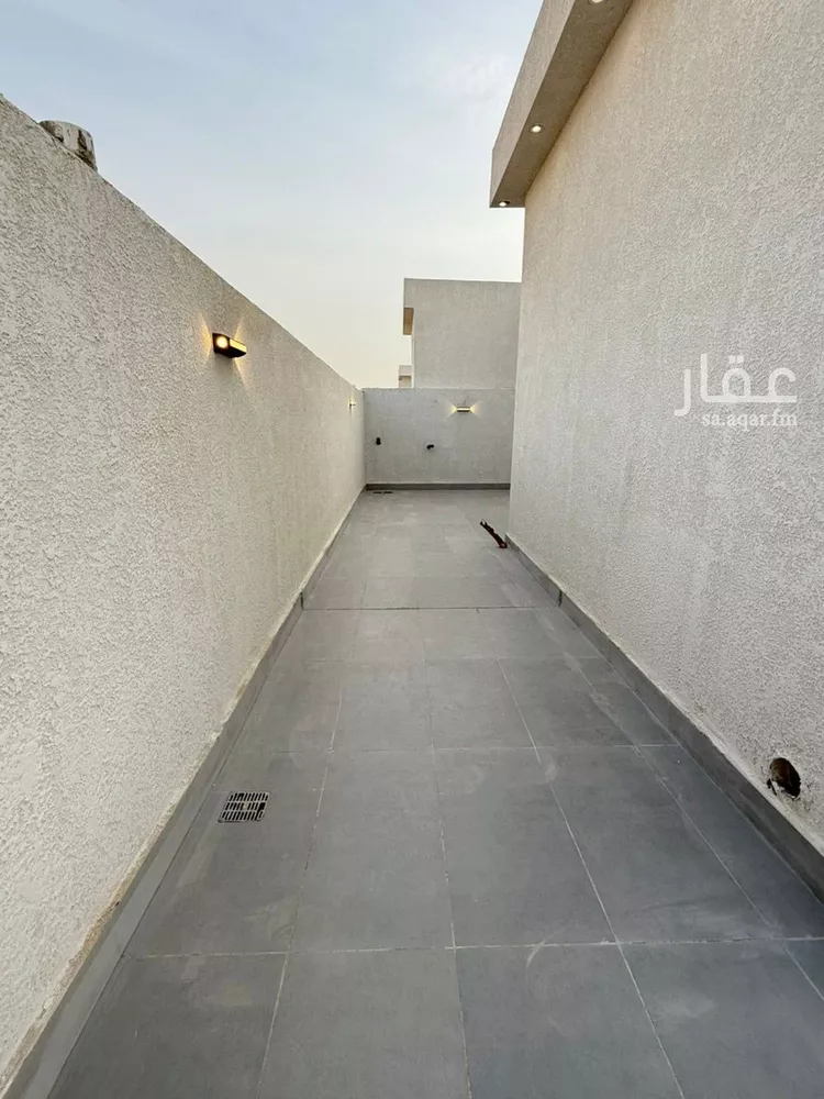 فيلا للبيع في شارع حيرة, حي عكاظ, مدينة الرياض, منطقة الرياض صورة 2