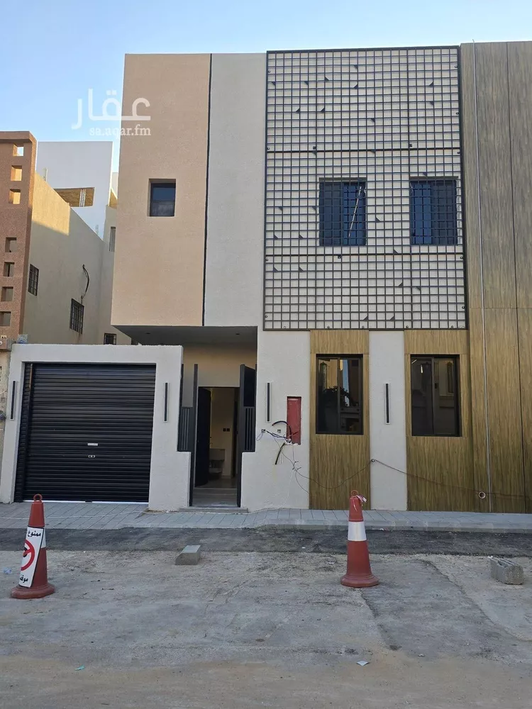 فيلا للبيع في شارع شارع 309, حي ظهرة لبن, مدينة الرياض, منطقة الرياض