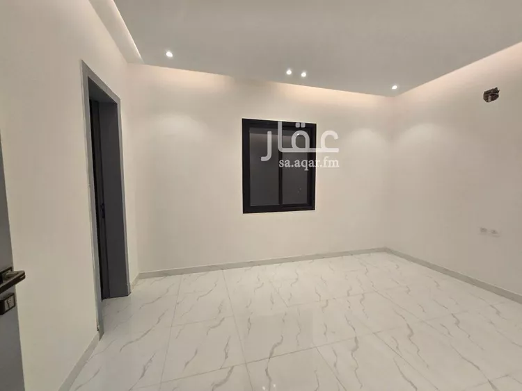 فيلا للبيع في شارع أسعد الحطابي, حي العريجاء الأوسط, مدينة الرياض, منطقة الرياض صورة 2