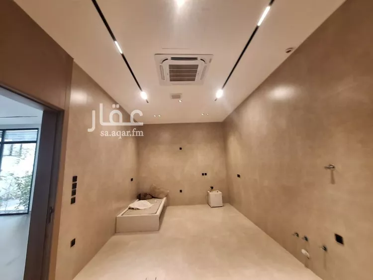 فيلا للبيع في شارع يحيي بن خالد البرمكي, حي المهدية, مدينة الرياض, منطقة الرياض صورة 2