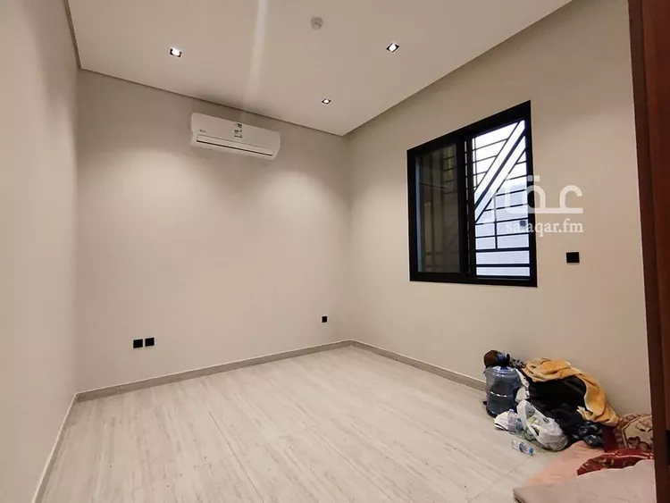 فيلا للبيع في شارع رقم 42, حي ظهرة لبن, مدينة الرياض, منطقة الرياض صورة 3