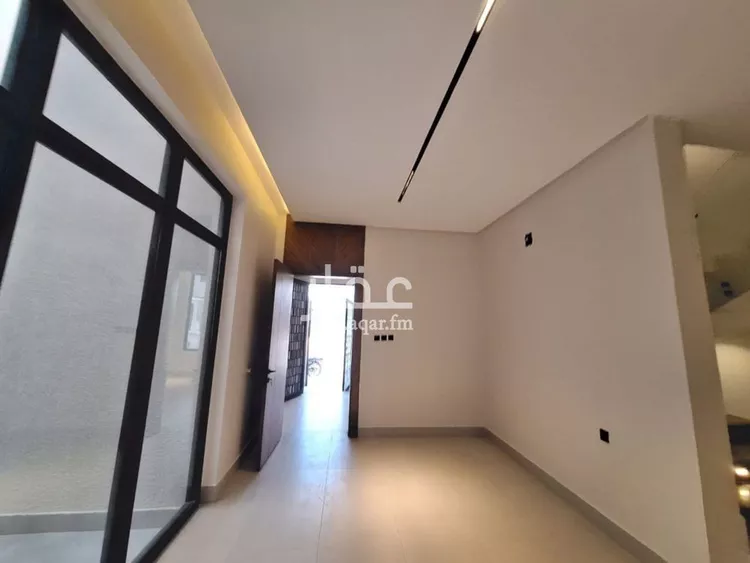 فيلا للبيع في شارع إسماعيل الصائغ, حي المهدية, مدينة الرياض, منطقة الرياض صورة 2