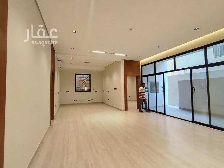 فيلا للبيع في شارع رقم 42, حي ظهرة لبن, مدينة الرياض, منطقة الرياض صورة 2