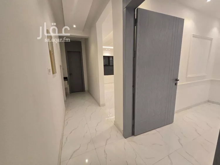 فيلا للبيع في شارع أسعد الحطابي, حي العريجاء الأوسط, مدينة الرياض, منطقة الرياض صورة 5