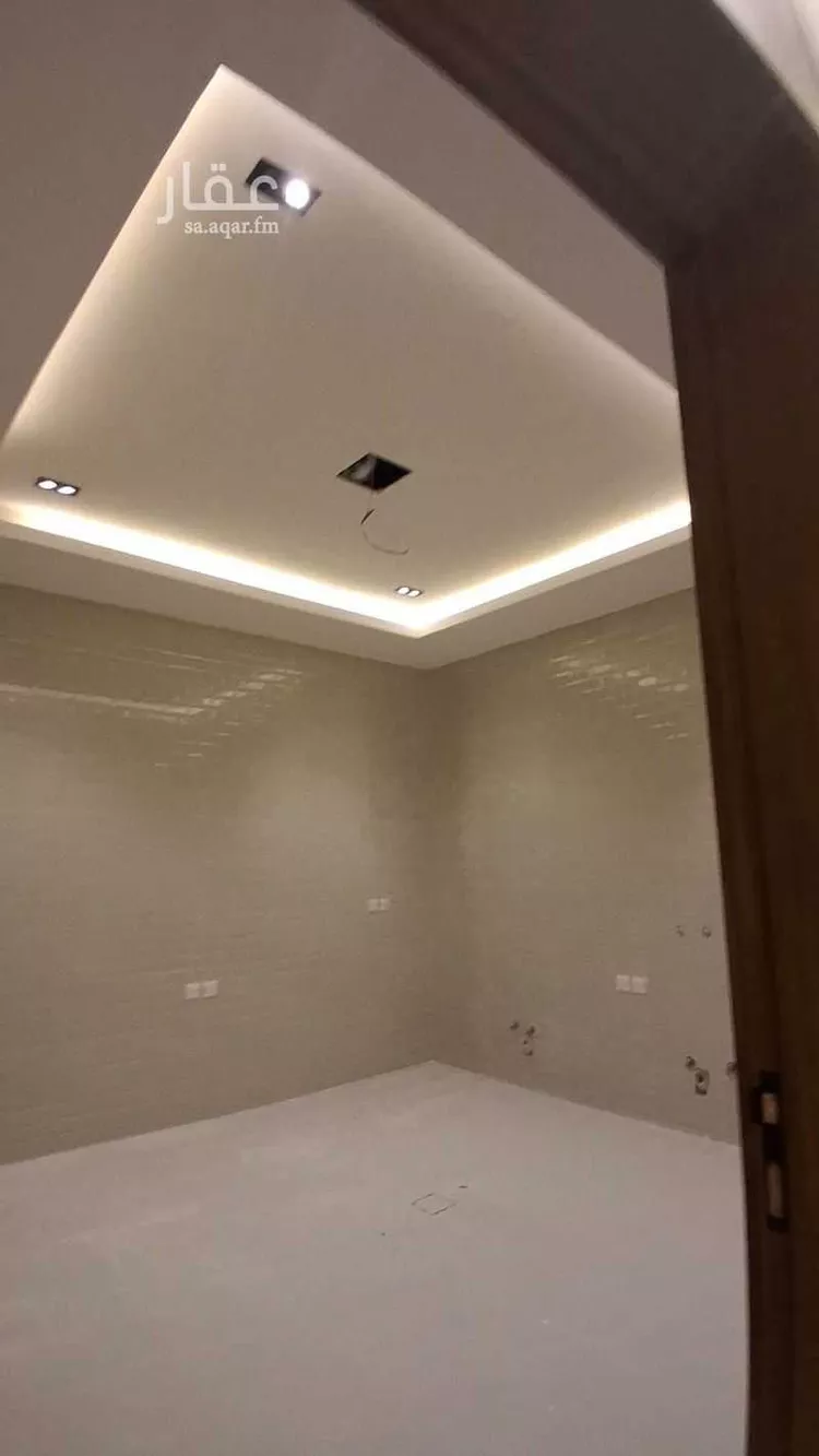 Floor for Sale in Riyadh Dirab 13