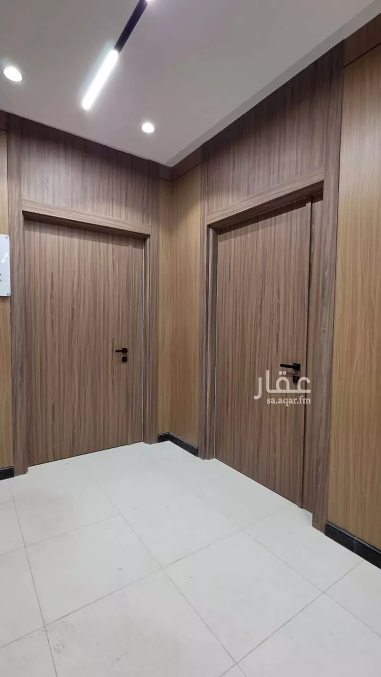 Commercial Office for Rent in Riyadh Al Malaz صورة 3