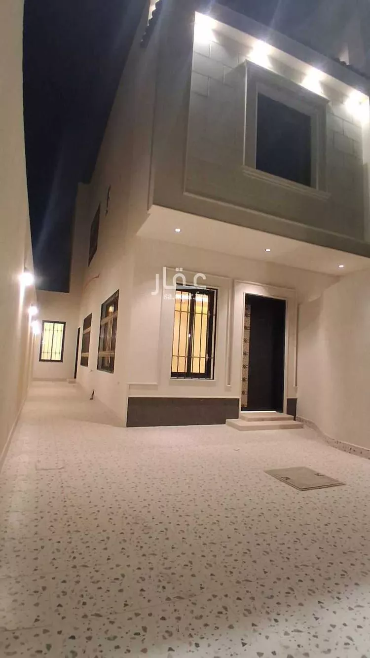 Floor for Sale in Riyadh Dirab 9