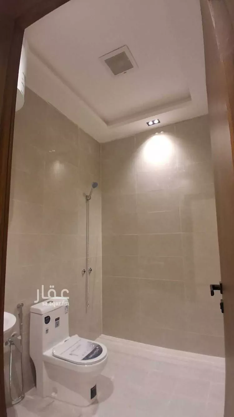 Floor for Sale in Riyadh Dirab 8