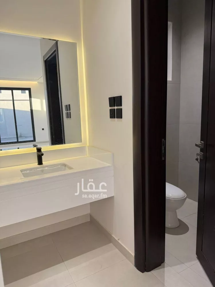 فيلا للبيع في شارع محمد بن القاسم الأنباري, حي الوهلان, مدينة عنيزة, منطقة القصيم صورة 4