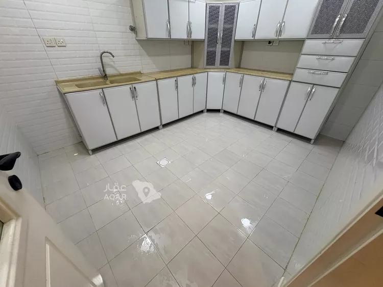 شقة للإيجار في شارع العطايف, حي الحمراء, مدينة الخبر, المنطقة الشرقية 8