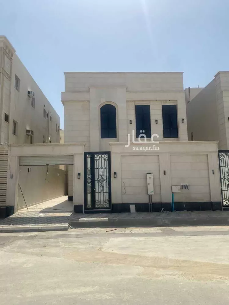 فيلا للبيع في شارع عكاظ, حي الصواري, مدينة الخبر, المنطقة الشرقية