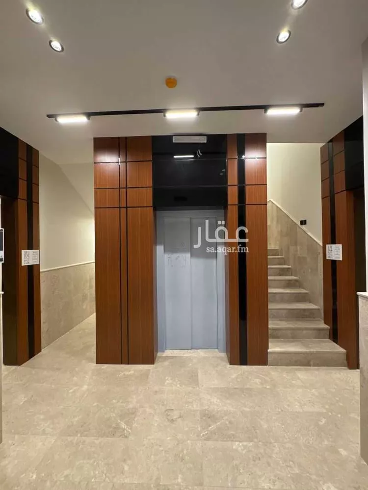 عمارة للبيع في شارع بديع الزمان الهمذاني, حي الزهرة, مدينة الرياض, منطقة الرياض صورة 3
