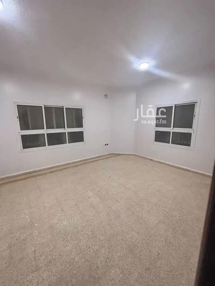 فيلا للإيجار في شارع منيفة, حي الورود, مدينة الرياض, منطقة الرياض صورة 2