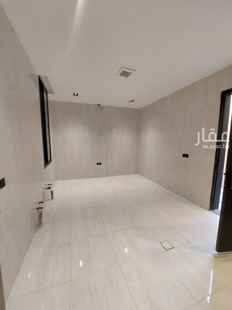 فيلا للبيع في شارع بيضاء نثيل, حي العريجاء الغربي, مدينة الرياض, منطقة الرياض صورة 4