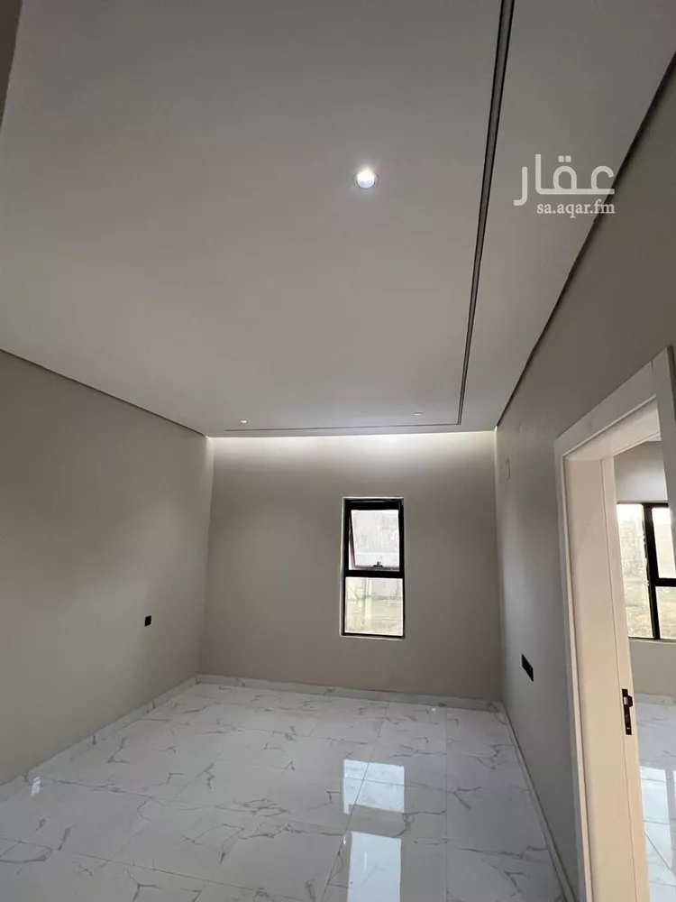 فيلا للبيع في شارع هند بنت ابي امية, حي الزهور, مدينة صامطه, منطقة جازان صورة 2