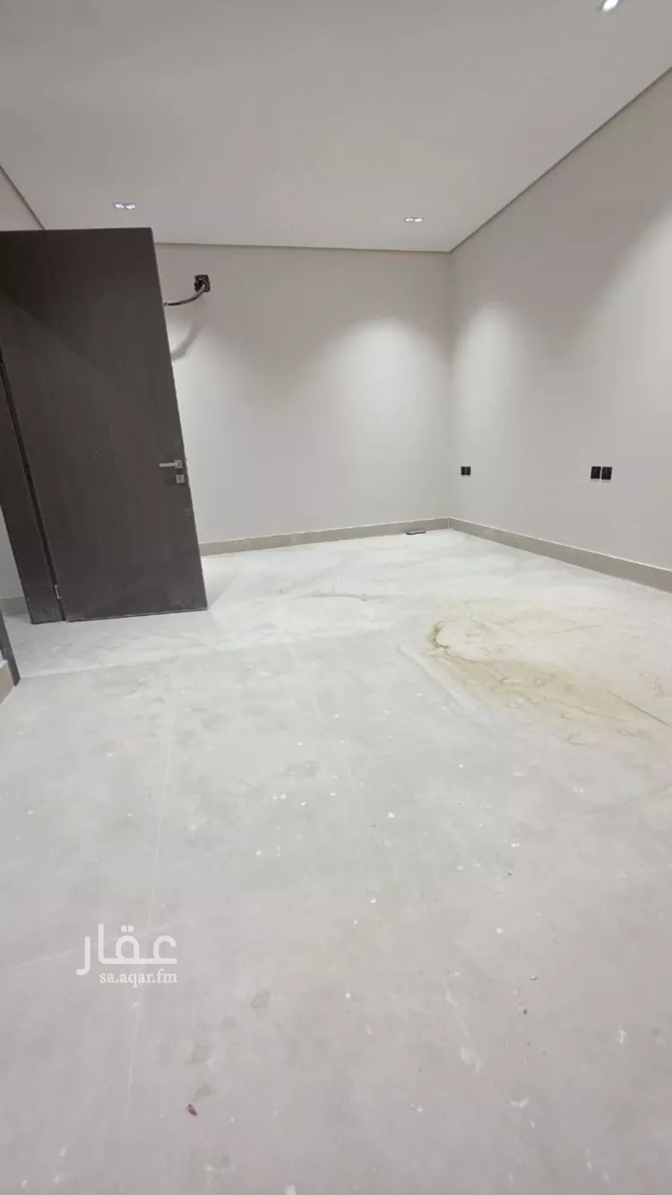 Floor for Sale in Riyadh Al Arid 9