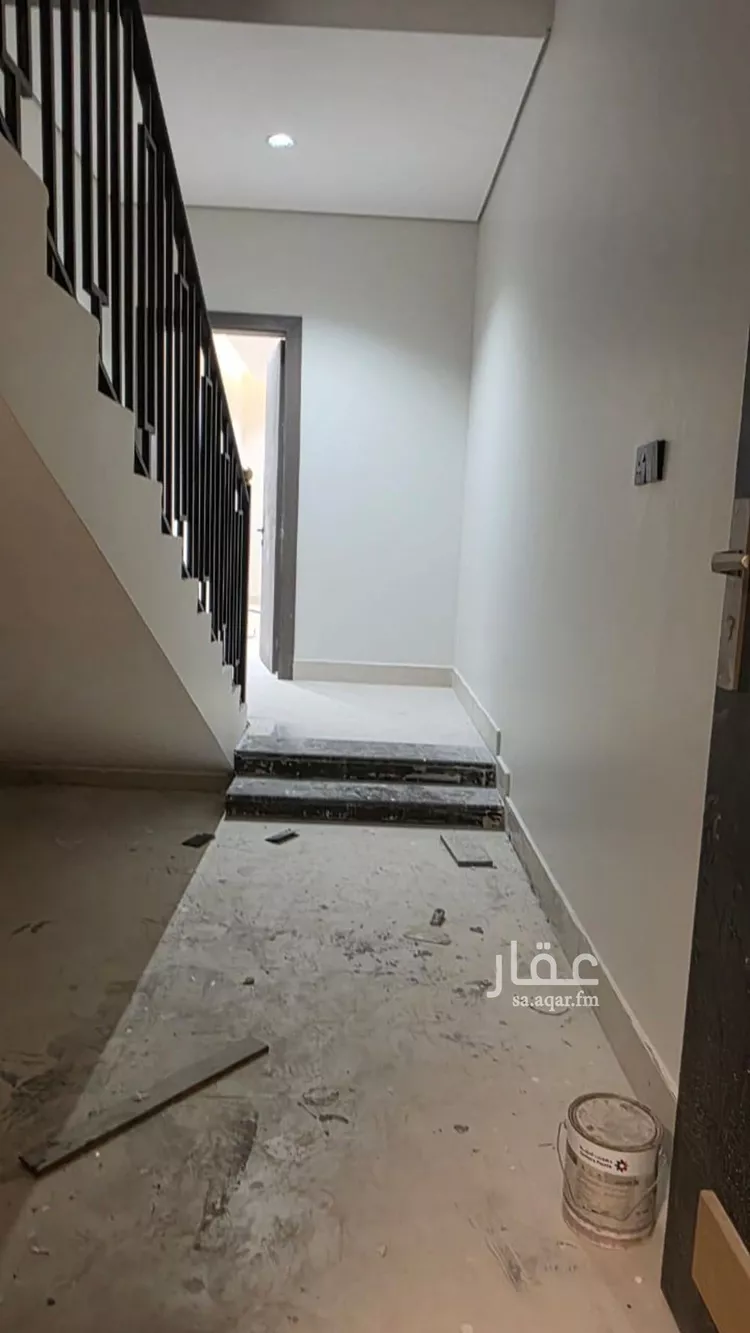 Floor for Sale in Riyadh Al Arid 16