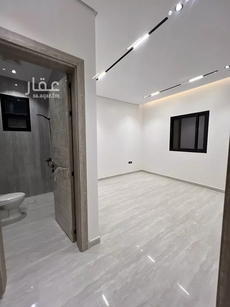 Floor for Sale in Riyadh Al Janadriyah 8