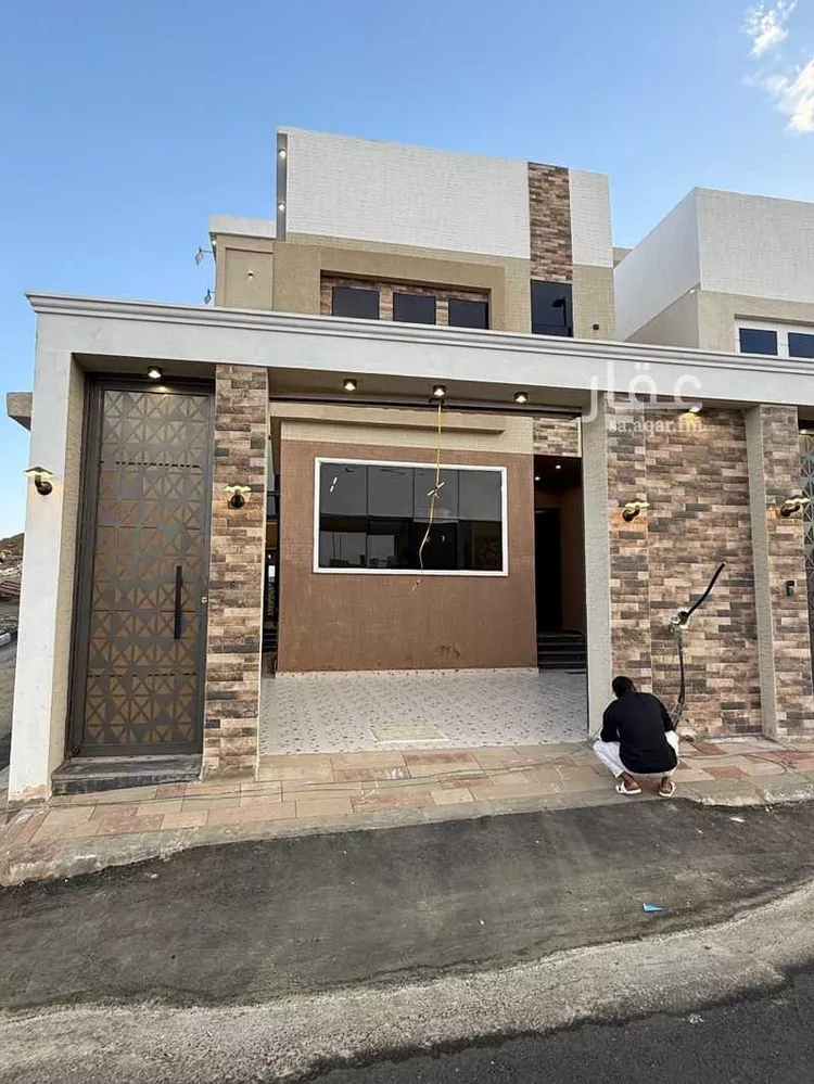 فيلا للبيع في شارع قصيصة, حي الغدير, مدينة أبها, منطقة عسير صورة 2