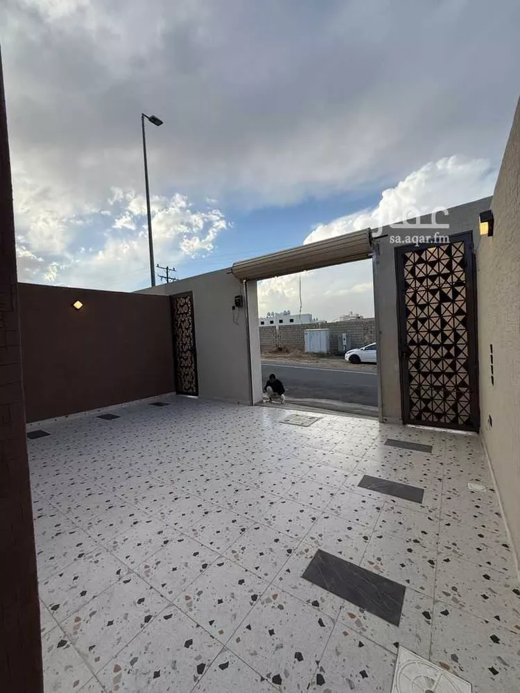 فيلا للبيع في شارع قصيصة, حي الغدير, مدينة أبها, منطقة عسير صورة 5