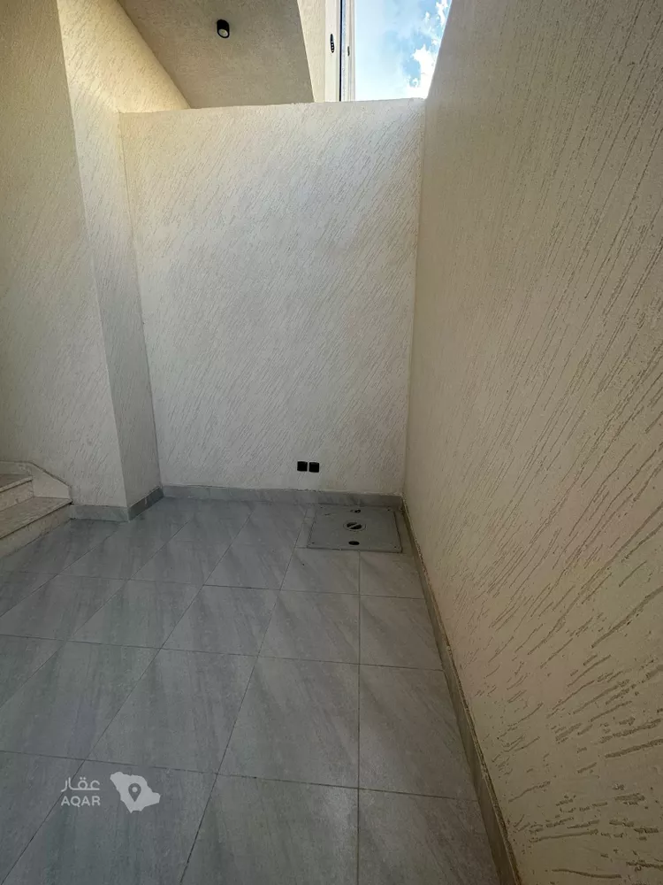 عمارة للبيع في شارع يزيد بن الجرمي, حي الدفاع, مدينة المدينة المنورة, منطقة المدينة المنورة 11