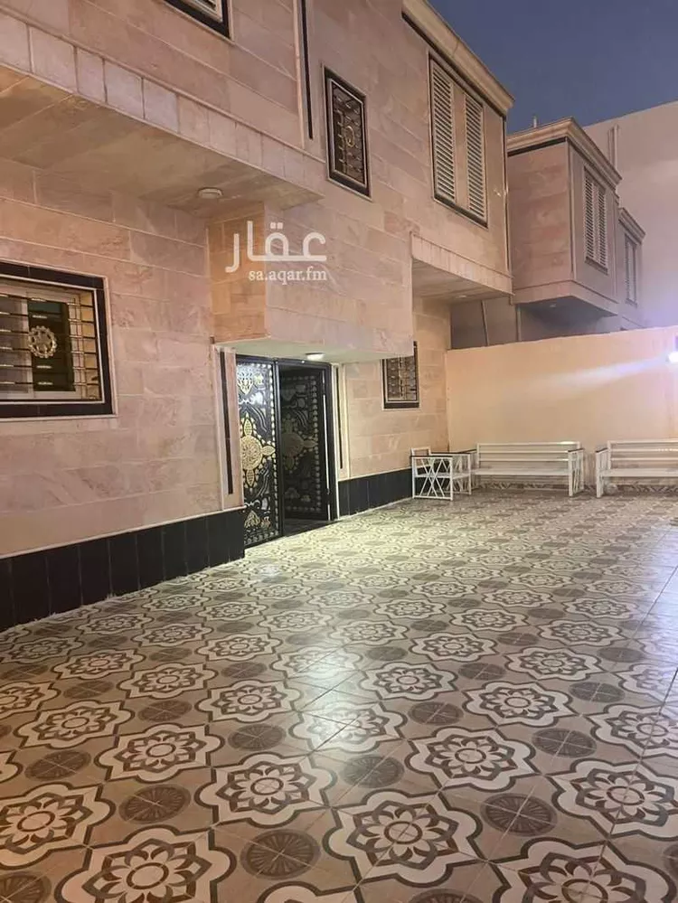 دور للبيع في شارع مروان بن معاوره الفزاري ، حي قلعة مخيط ، المدينة المنورة ، منطقة المدينة المنورة