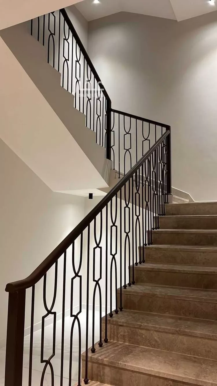 فيلا للبيع في شارع مخطط حطين, حي الشفق, مدينة بريدة, منطقة القصيم