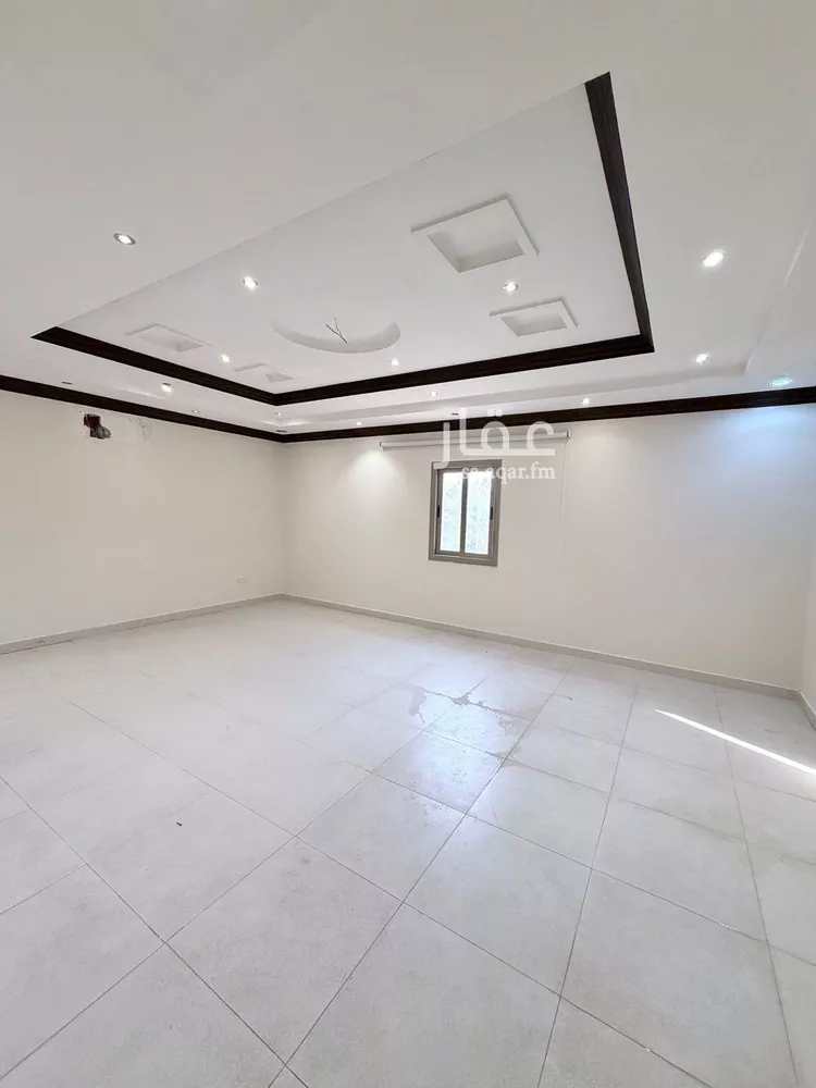 Floor for Rent in Riyadh Al Malqa 8