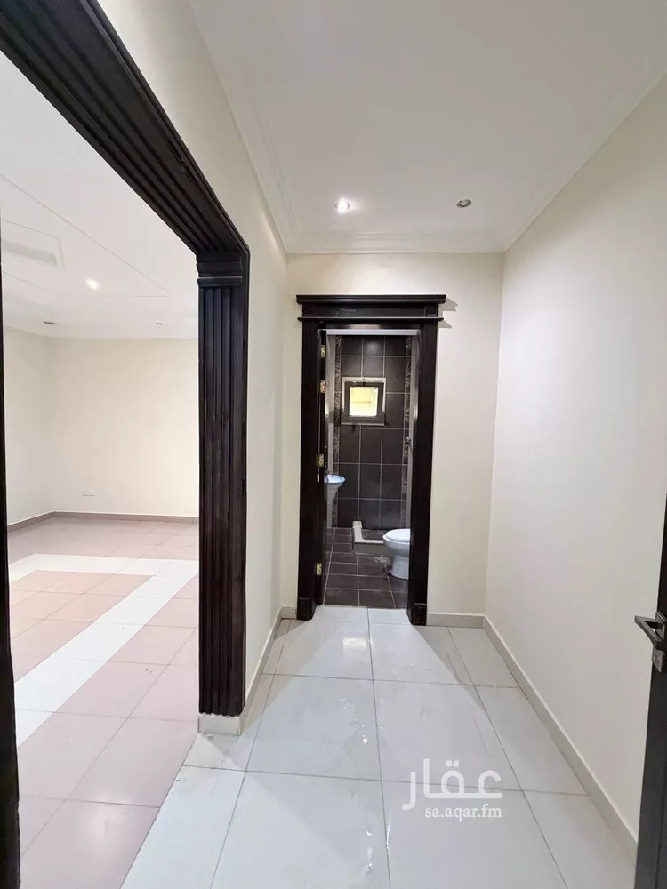 Floor for Rent in Riyadh Al Malqa 6