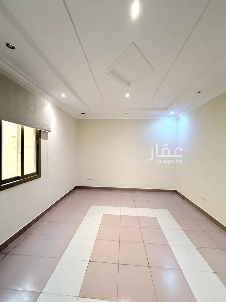 Floor for Rent in Riyadh Al Malqa 12