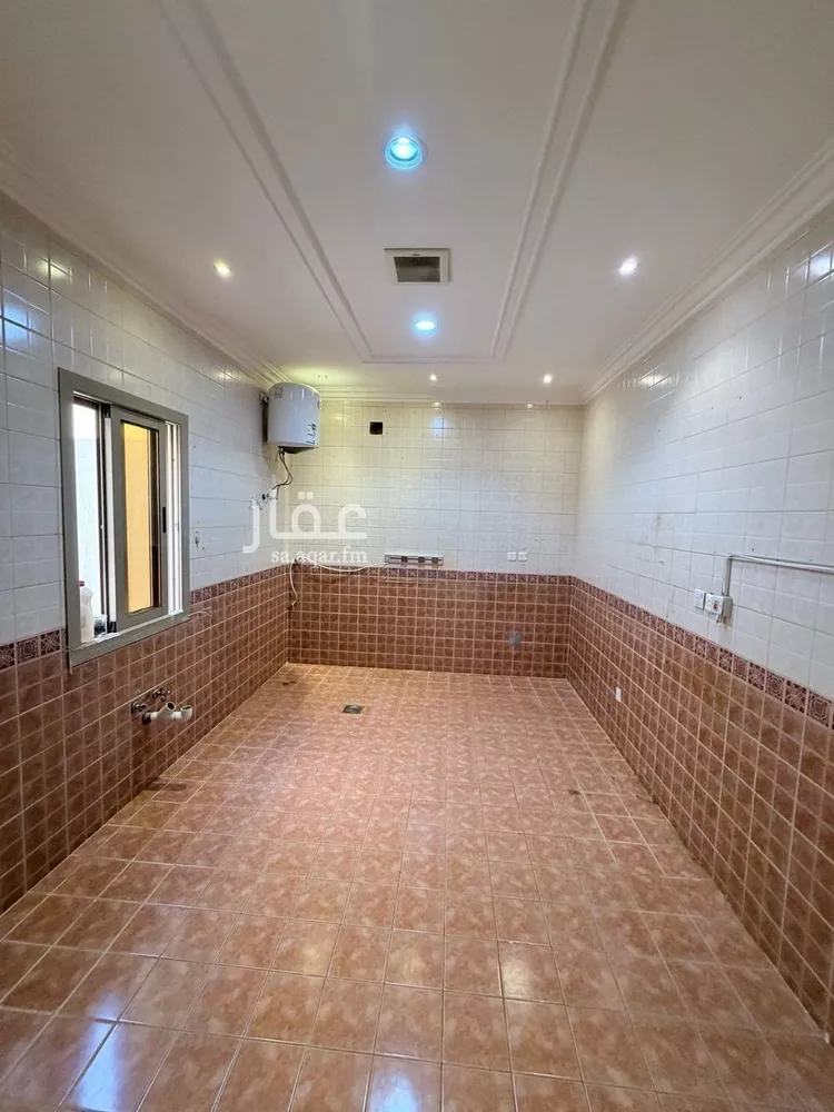 Floor for Rent in Riyadh Al Malqa 13