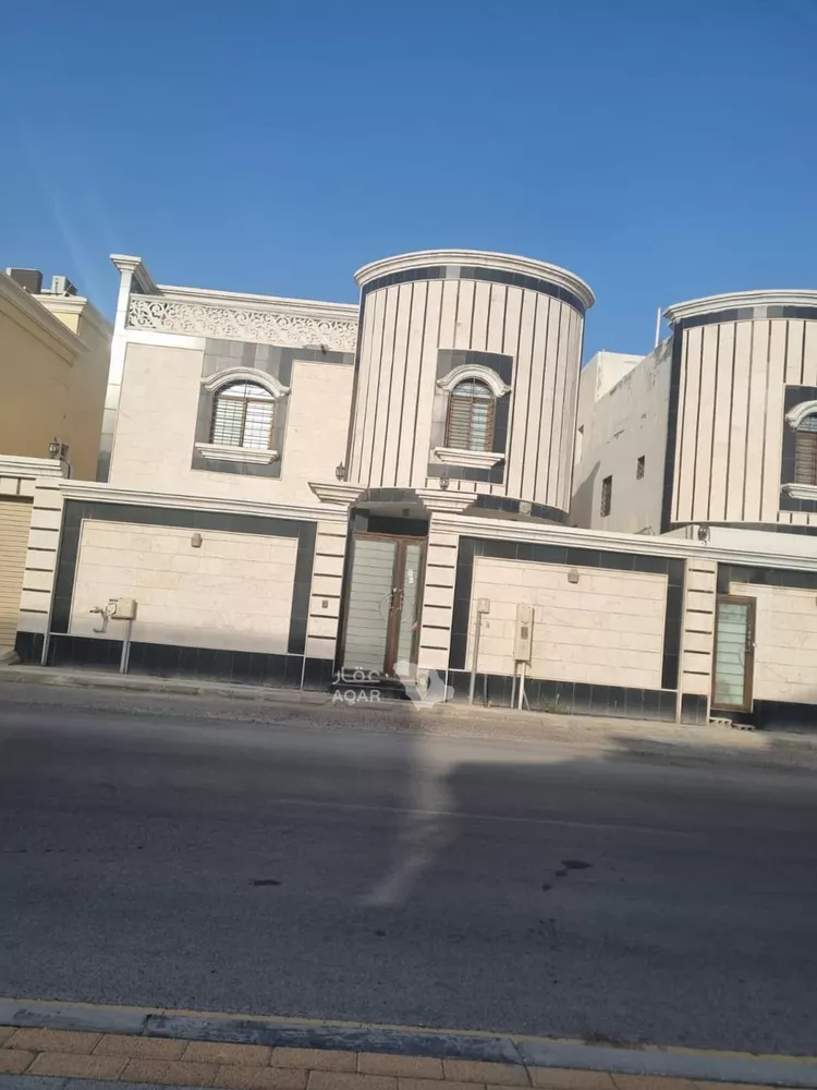 فيلا للبيع في شارع الفروسيه ، حي القرية الثانية ، الدمام ، الدمام