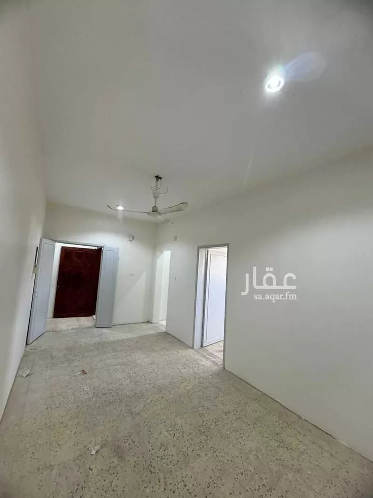 عمارة للبيع في شارع الملك فيصل, حي العزيزية, مدينة حائل, منطقة حائل 6