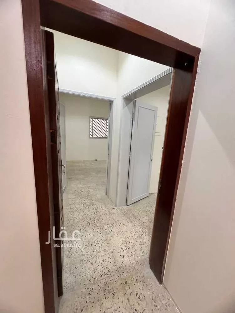 عمارة للبيع في شارع الملك فيصل, حي العزيزية, مدينة حائل, منطقة حائل 13
