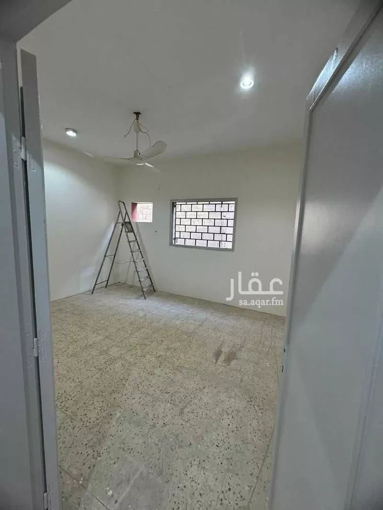 عمارة للبيع في شارع الملك فيصل, حي العزيزية, مدينة حائل, منطقة حائل 28