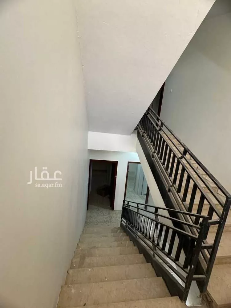 عمارة للبيع في شارع الملك فيصل, حي العزيزية, مدينة حائل, منطقة حائل 12