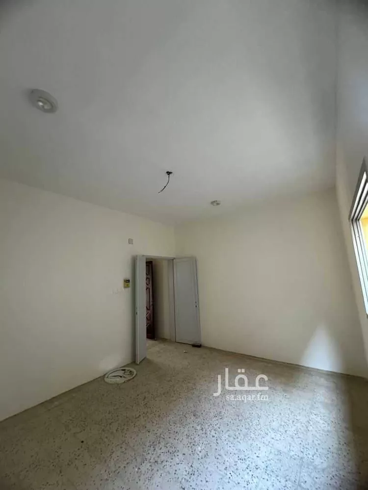 عمارة للبيع في شارع الملك فيصل, حي العزيزية, مدينة حائل, منطقة حائل 14