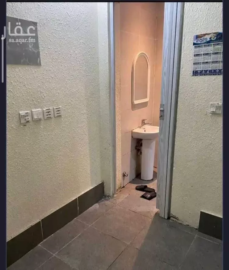 غرفة للإيجار في شارع غضا ابو فرائس ، حي النزهة ، جدة ، جدة صورة 3