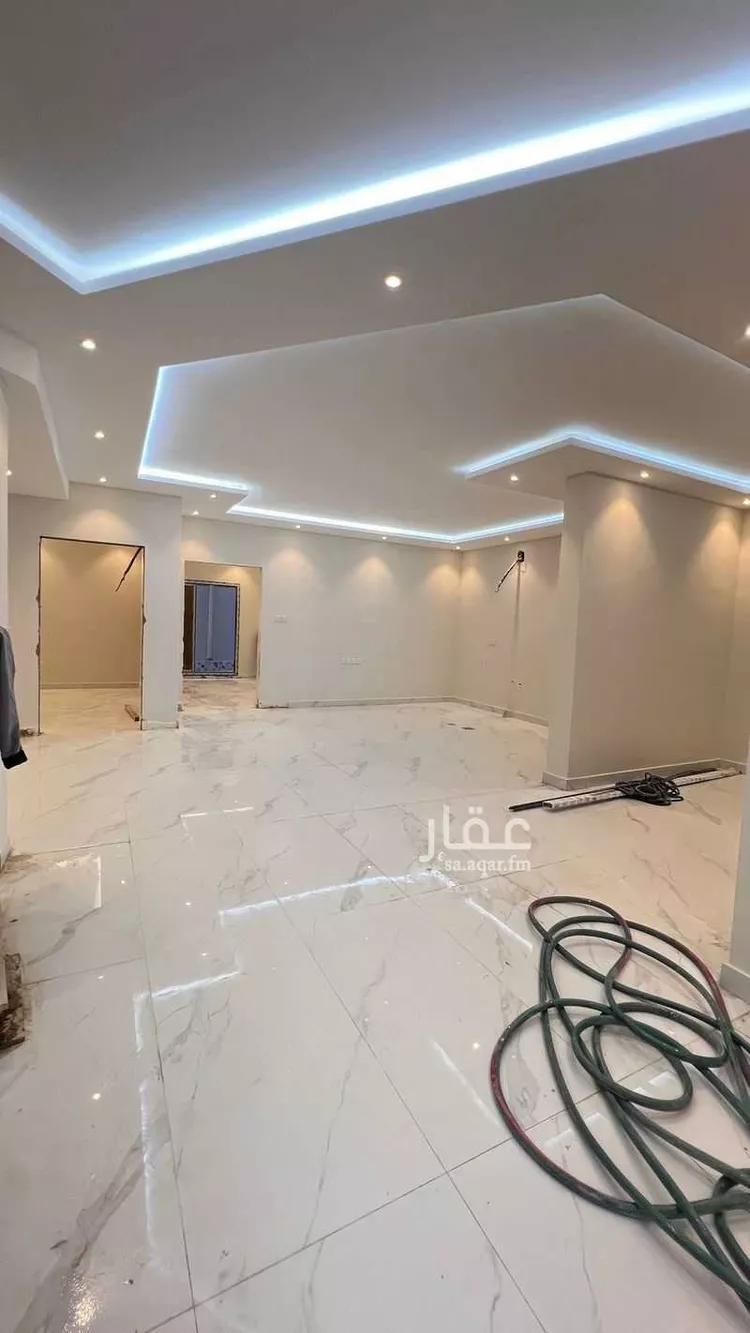 فيلا للبيع في شارع محمد علي ال مريع القحطاني, حي الشهداء, مدينة الرياض, منطقة الرياض صورة 2