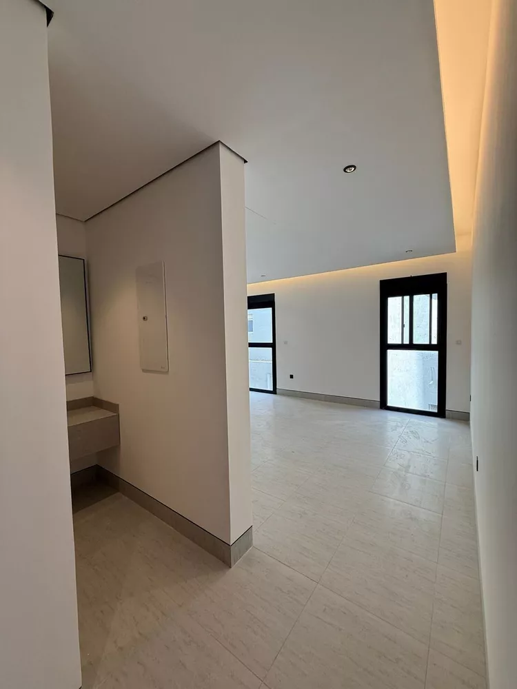 Floor for Sale in Riyadh Salah Ad Din 7