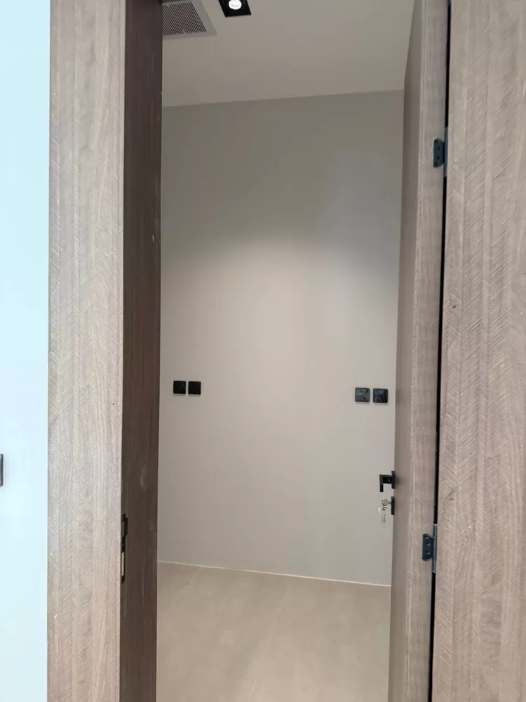 Floor for Sale in Riyadh Al Arid 10