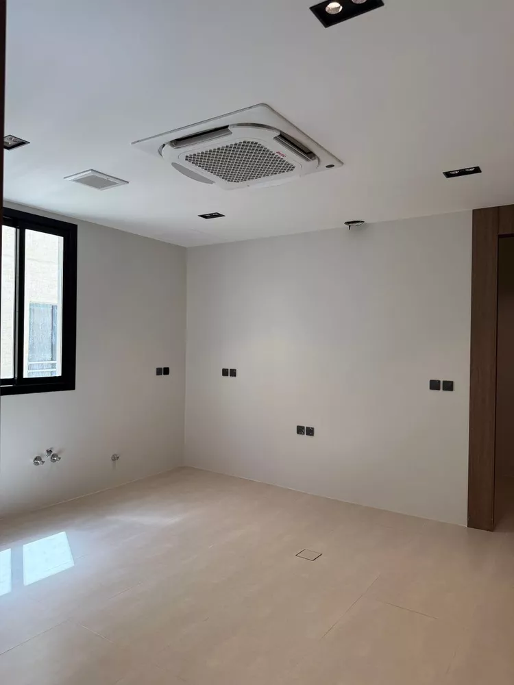 Floor for Sale in Riyadh Al Arid 9
