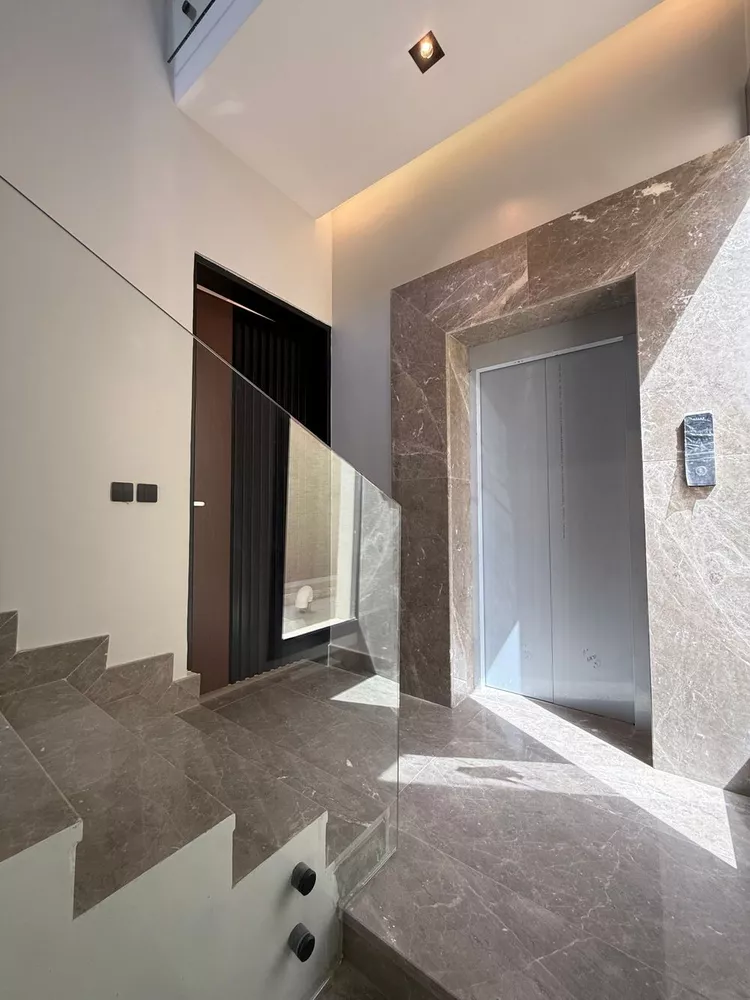Floor for Sale in Riyadh Al Arid صورة 3