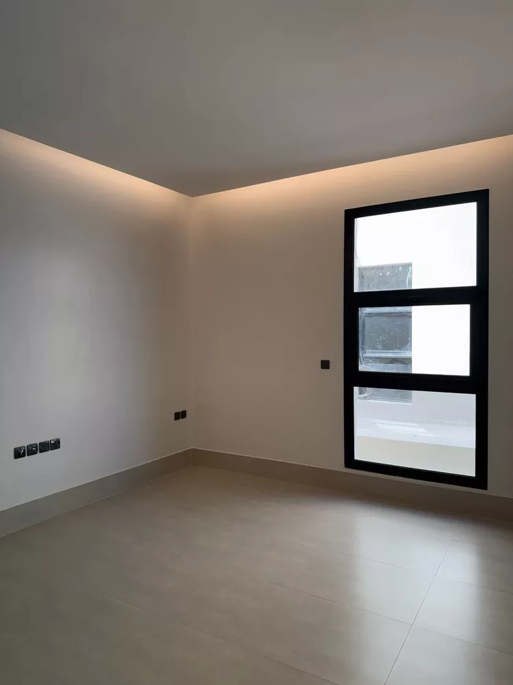 Floor for Sale in Riyadh Al Arid 13
